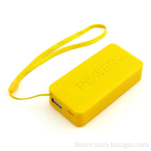 5,200mAh Gift Power Bank, w/5V/2A Output and Flashlight, CE/FCC/RoHS-marked, 100% Full Capacity